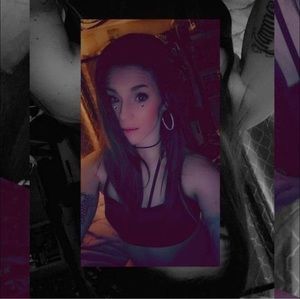 Meet your Posher, Danielle